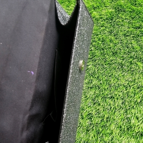 Payless womens clutch bag in silver and black prestine condition - Picture 7 of 7